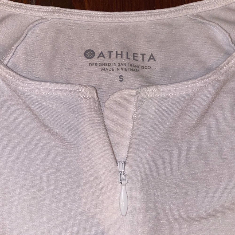 Athleta top